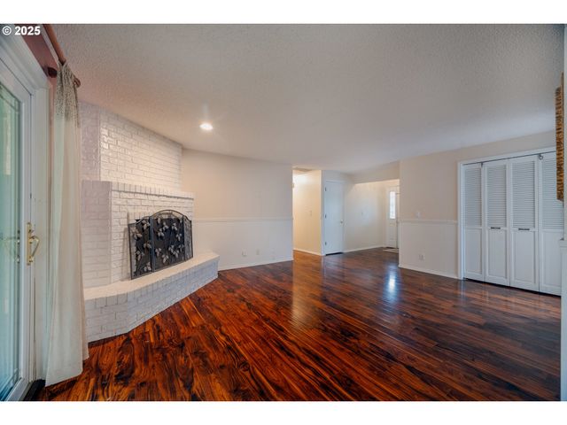 830 IRONWOOD Dr Se, Salem, OR 97306