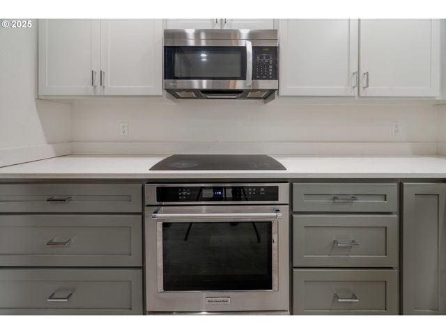 830 IRONWOOD Dr Se, Salem, OR 97306