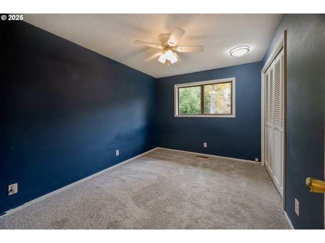 830 IRONWOOD Dr Se, Salem, OR 97306