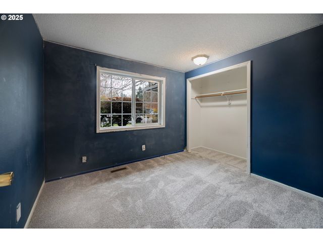 830 IRONWOOD Dr Se, Salem, OR 97306