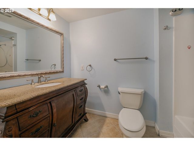 830 IRONWOOD Dr Se, Salem, OR 97306