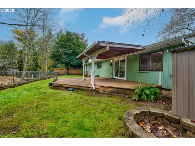 830 IRONWOOD Dr Se, Salem, OR 97306