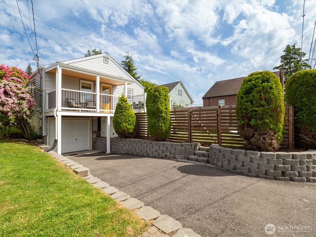 8311 19th Avenue NW, Seattle, WA 98117