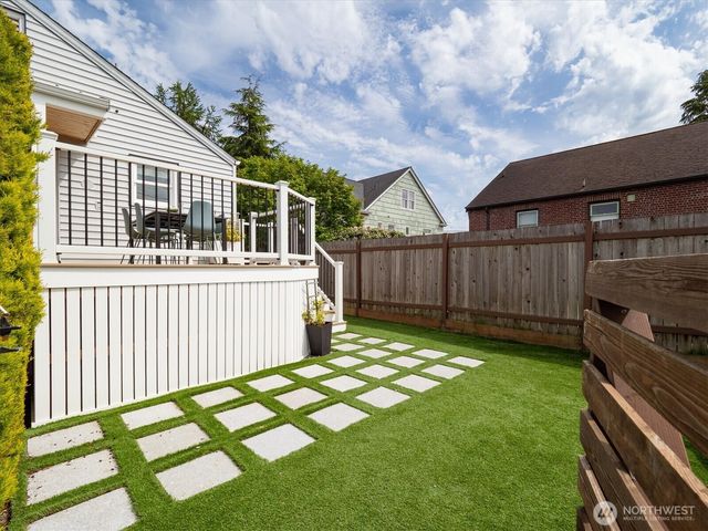 8311 19th Avenue NW, Seattle, WA 98117
