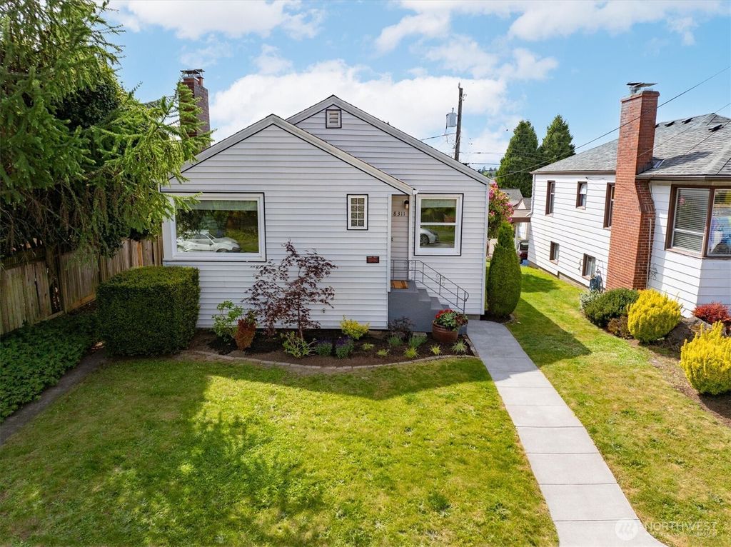 8311 19th Avenue NW, Seattle, WA 98117