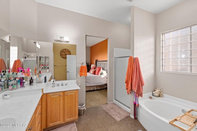 12304 N Lost Shadow Court, Marana, AZ 85658