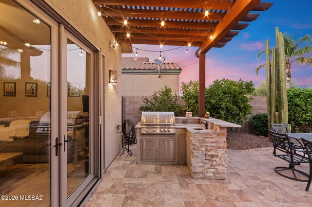 12304 N Lost Shadow Court, Marana, AZ 85658