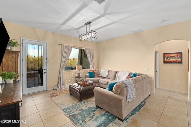 12304 N Lost Shadow Court, Marana, AZ 85658