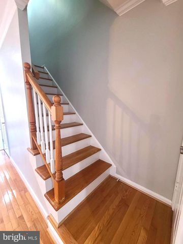 6644 GREEN ASH DR, Springfield, VA 22152