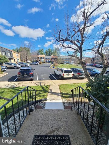 6644 GREEN ASH DR, Springfield, VA 22152