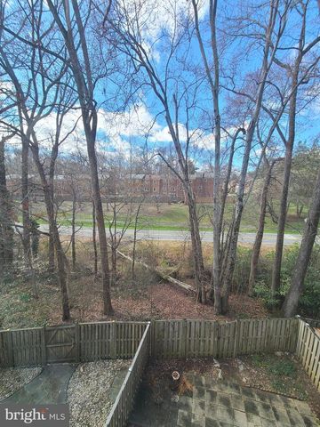 6644 GREEN ASH DR, Springfield, VA 22152