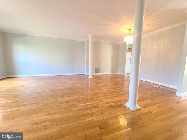 6644 GREEN ASH DR, Springfield, VA 22152