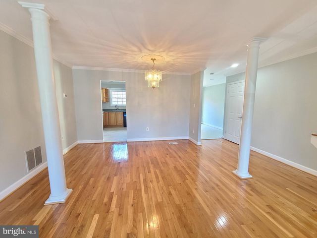 6644 GREEN ASH DR, Springfield, VA 22152