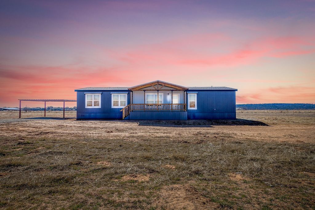 41 Kenzi Drive, Mineral Wells, TX 76067