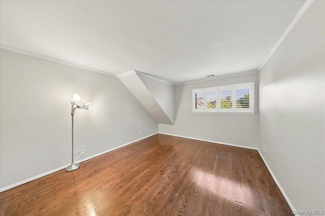 19 John Bean Court, Port Washington, NY 11050