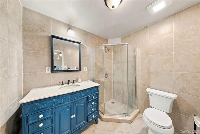 19 John Bean Court, Port Washington, NY 11050