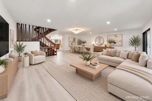 19 John Bean Court, Port Washington, NY 11050