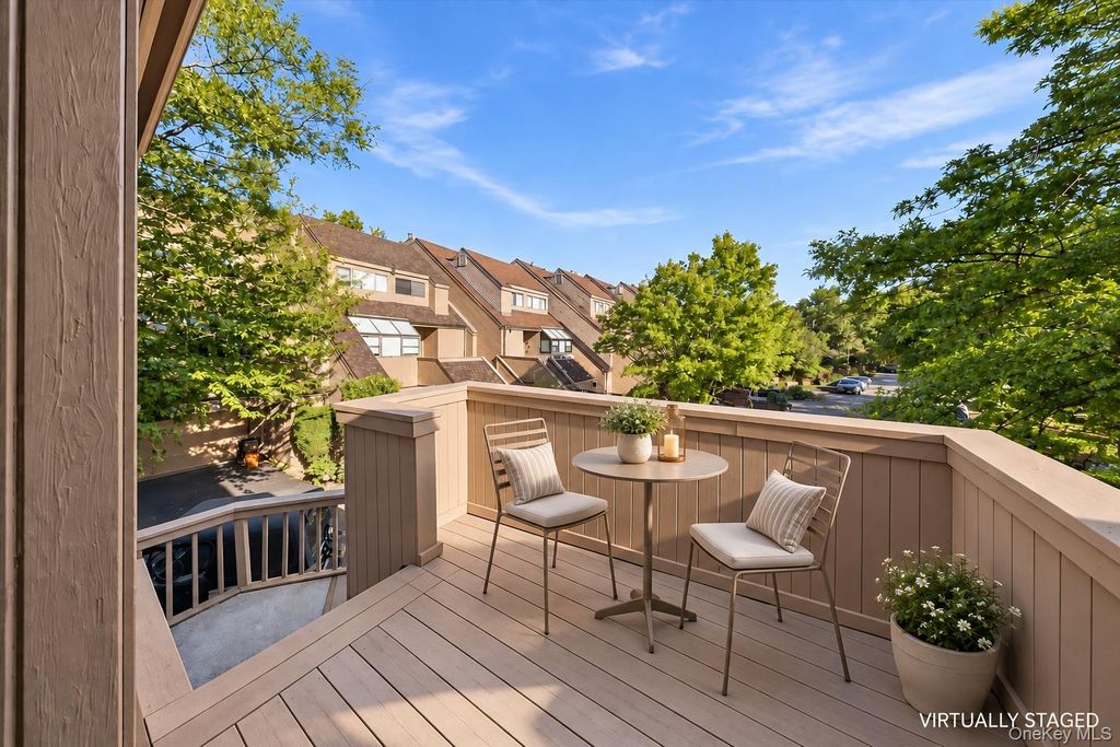 19 John Bean Court, Port Washington, NY 11050 — photo 3