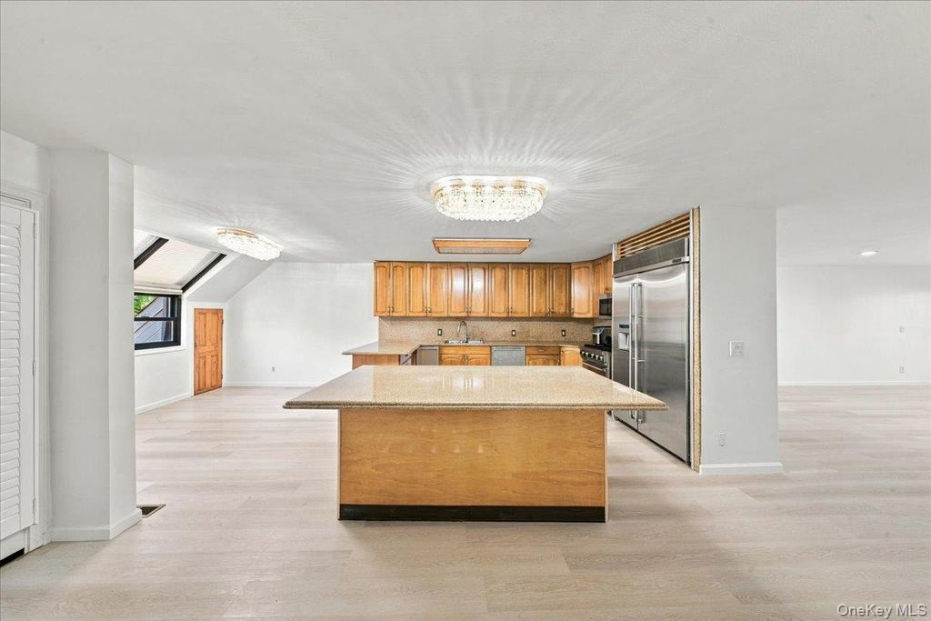 19 John Bean Court, Port Washington, NY 11050 — photo 4
