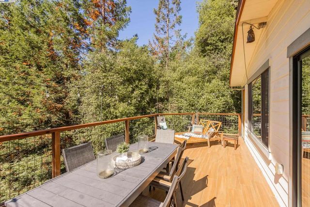 373 Taurus Ave, Oakland, CA 94611