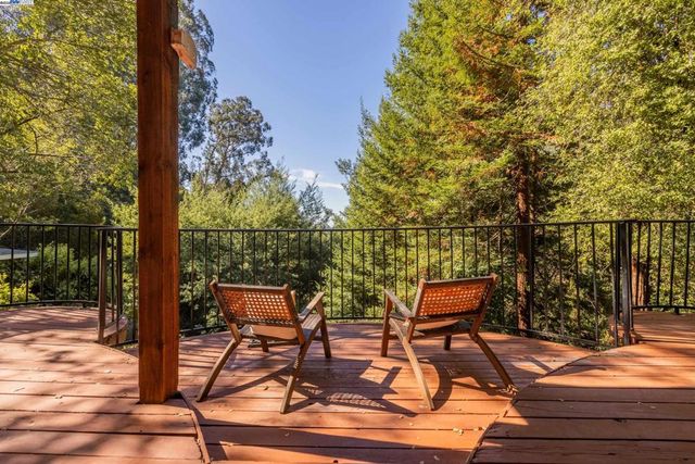 373 Taurus Ave, Oakland, CA 94611