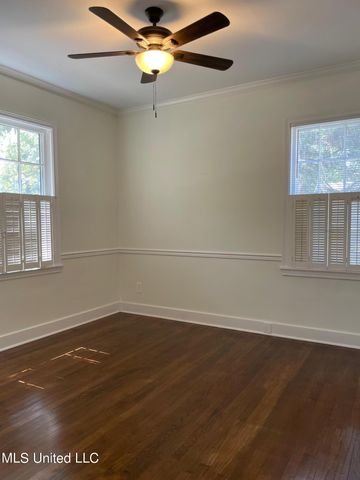 724 Meadowbrook Road, Jackson, MS 39206