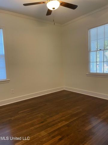 724 Meadowbrook Road, Jackson, MS 39206