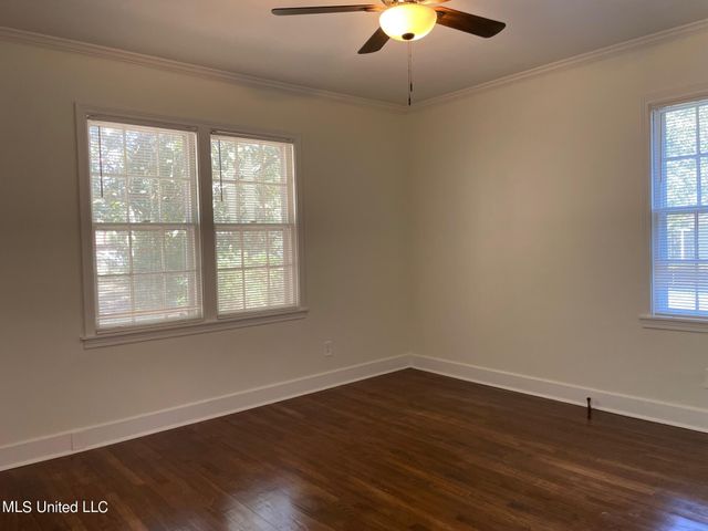 724 Meadowbrook Road, Jackson, MS 39206