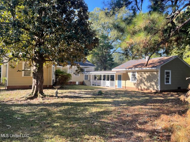 724 Meadowbrook Road, Jackson, MS 39206