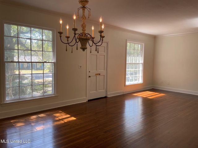 724 Meadowbrook Road, Jackson, MS 39206