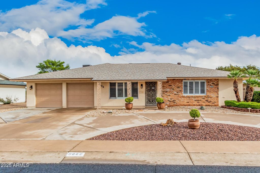 9842 W ROYAL OAK Road, Sun City, AZ 85351