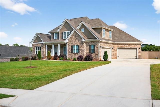 2112 Meadowood Cove, Monroe, GA 30655