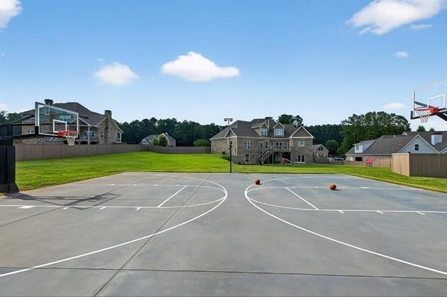 2112 Meadowood Cove, Monroe, GA 30655