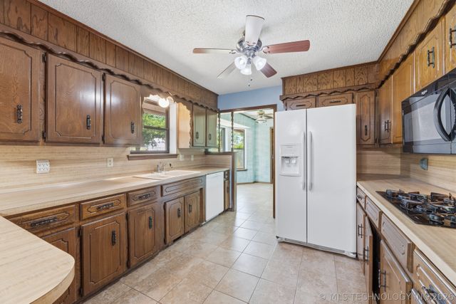 25566 S 4130 Drive, Claremore, OK 74019