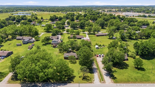 25566 S 4130 Drive, Claremore, OK 74019