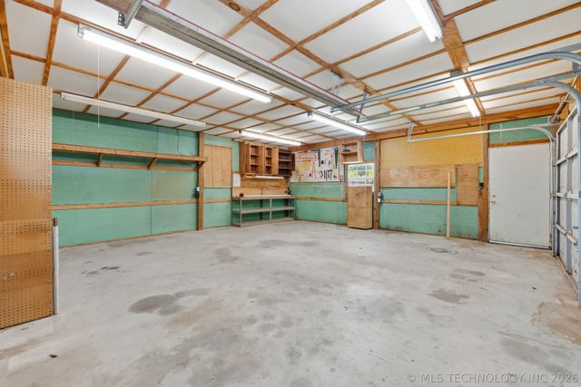 25566 S 4130 Drive, Claremore, OK 74019