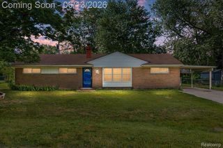 1746 Ashstan Drive, Walled Lake, MI 48390
