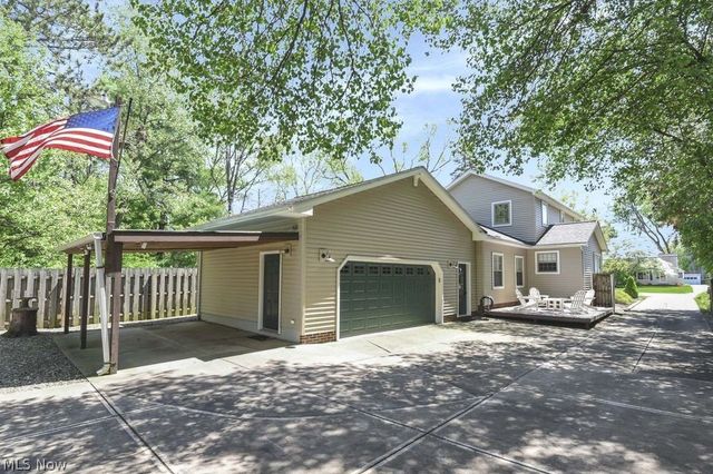 24164 Smith Avenue, Westlake, OH 44145
