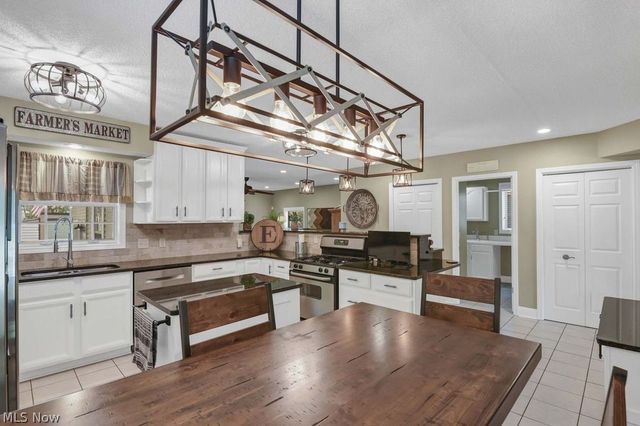24164 Smith Avenue, Westlake, OH 44145