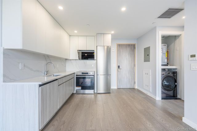 134-11 Franklin Avenue 4B, Flushing, NY 11355