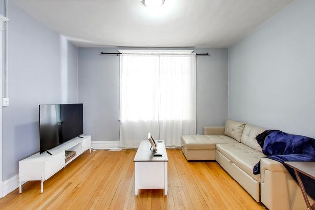 810 S Austin Avenue, Oak Park, IL 60302