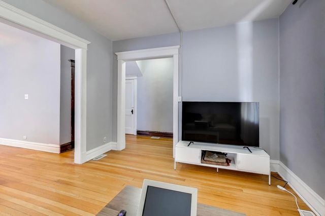 810 S Austin Avenue, Oak Park, IL 60302