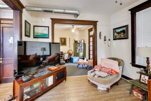 810 S Austin Avenue, Oak Park, IL 60302