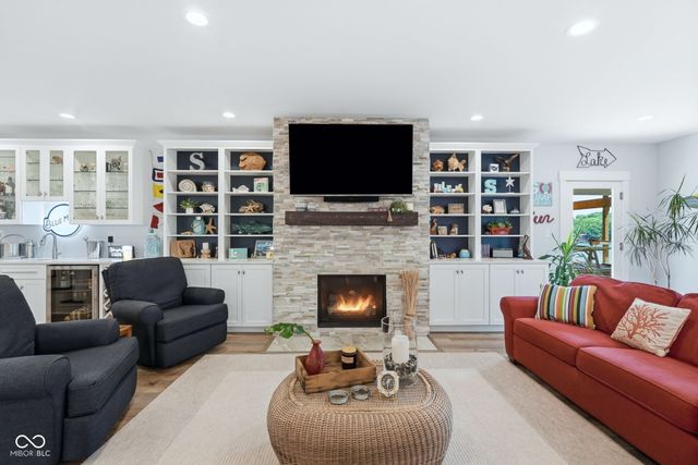 7433 Hummingbird Drive, Nineveh, IN 46164