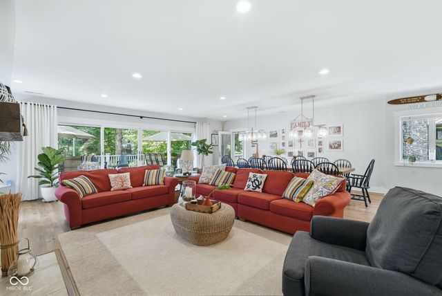 7433 Hummingbird Drive, Nineveh, IN 46164