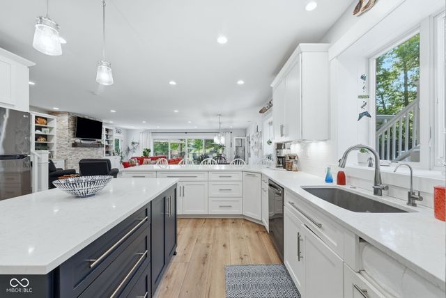 7433 Hummingbird Drive, Nineveh, IN 46164