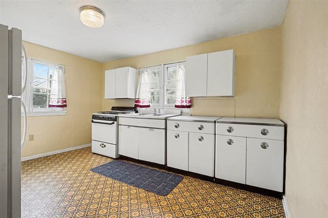 1823 W Michigan Avenue, Battle Creek, MI 49037