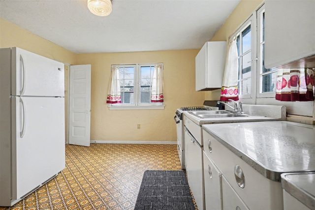 1823 W Michigan Avenue, Battle Creek, MI 49037