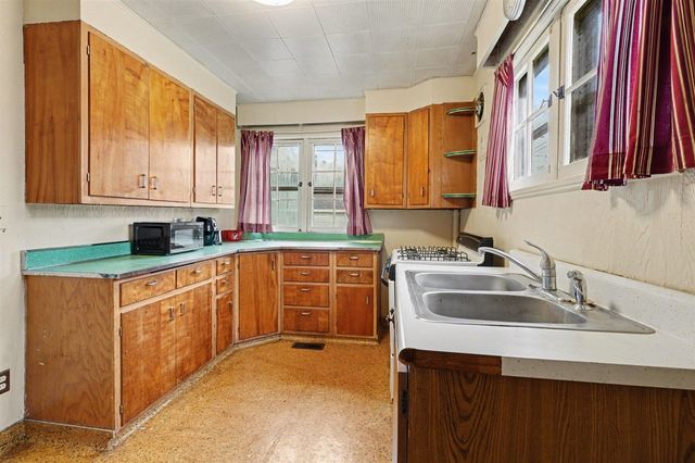 1823 W Michigan Avenue, Battle Creek, MI 49037