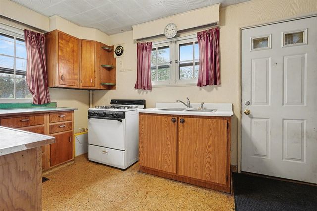 1823 W Michigan Avenue, Battle Creek, MI 49037
